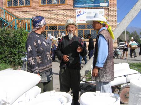 visages et silhouetes kirghises